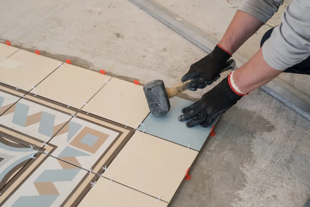 Błędy przy skuwania płytek ceramicznych