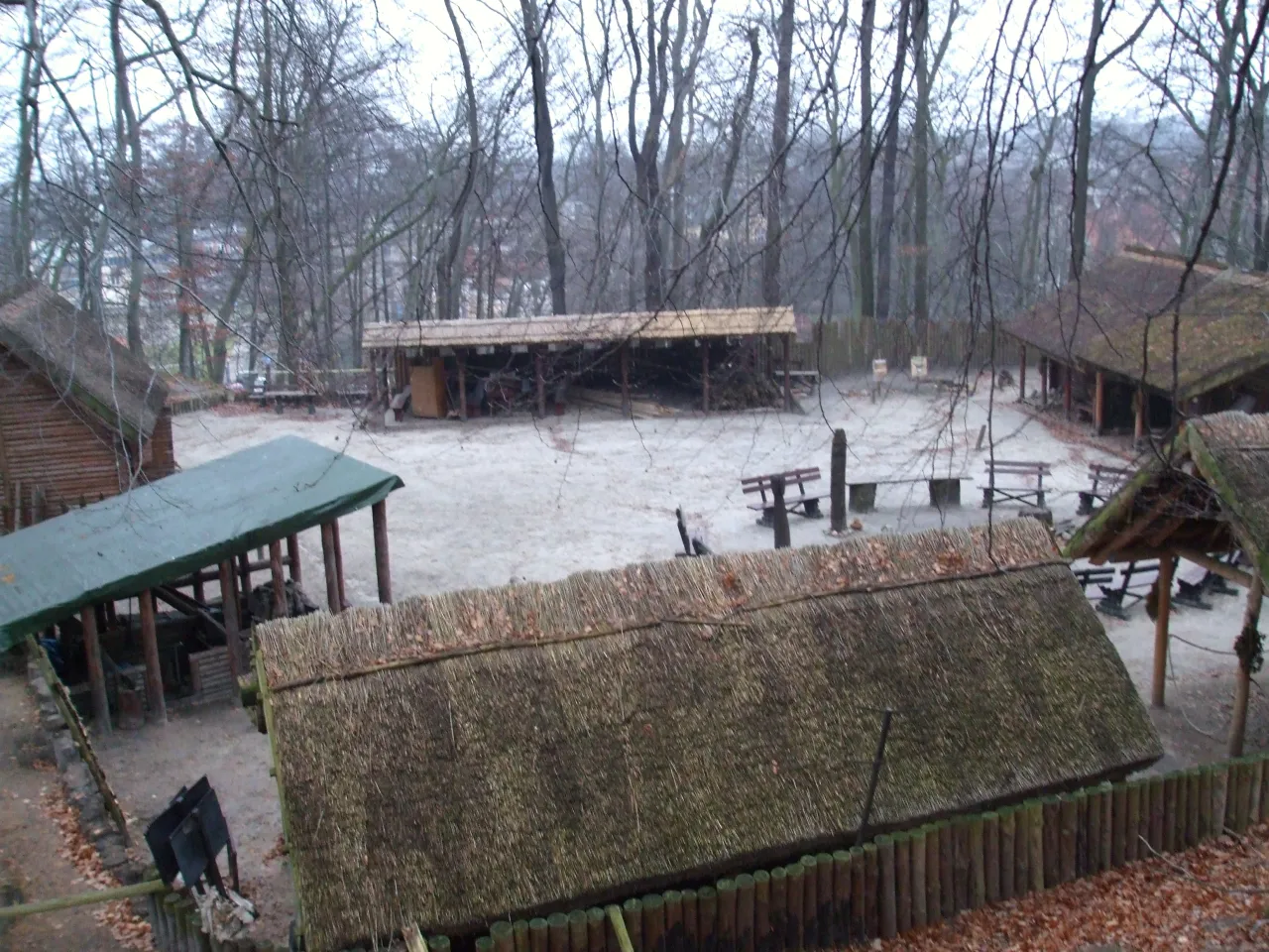 Grodzisko Sopot rekonstrukcja wczesnośredniowieczny gr&oacute;d