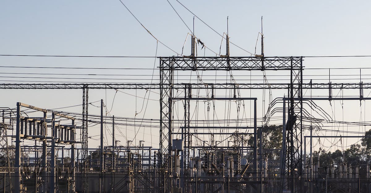 Energia bierna pojemnościowa i indukcyjna - czym się różni od energii czynnej?