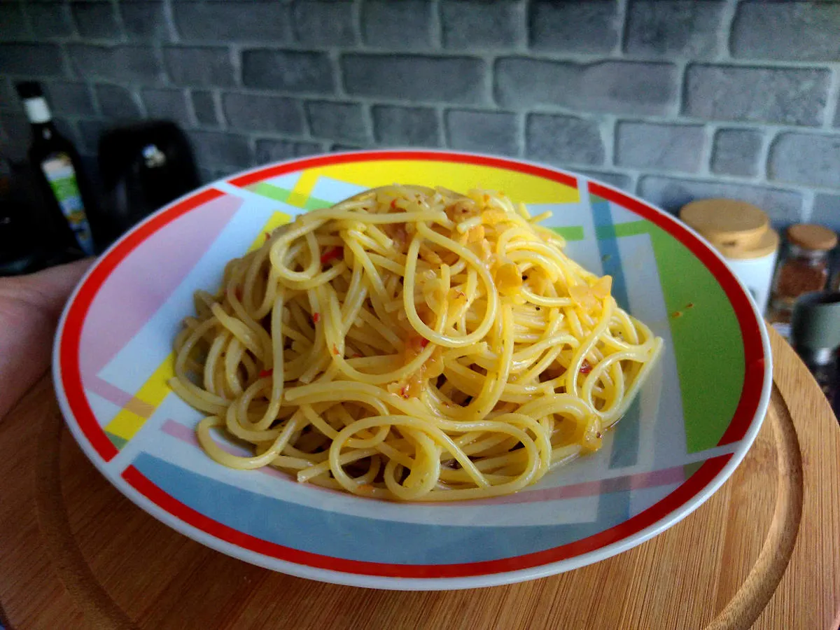 r&oacute;żne sosy do spaghetti bolognese carbonara aglio olio