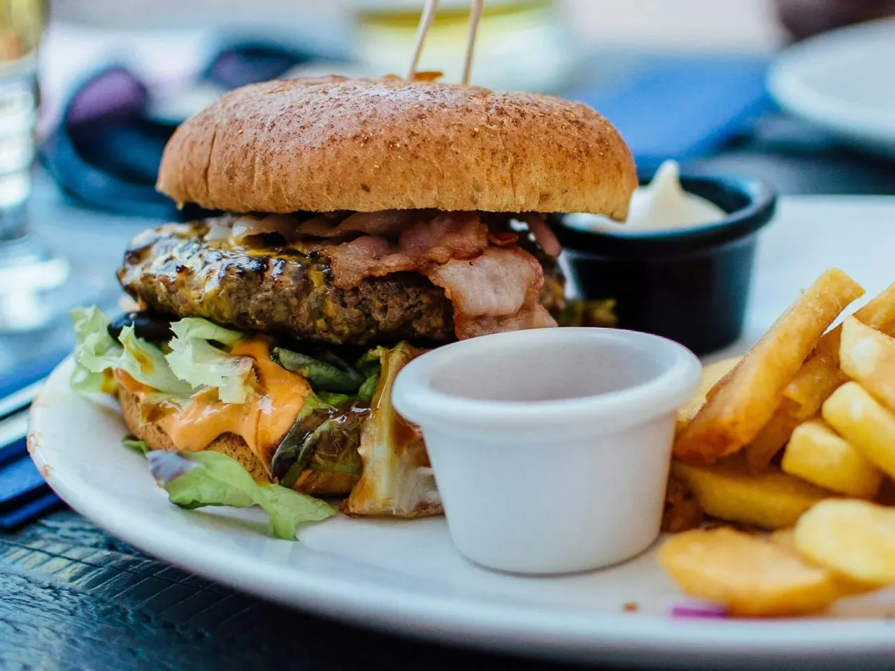 błędy w przygotowaniu burgerów, suchy burger