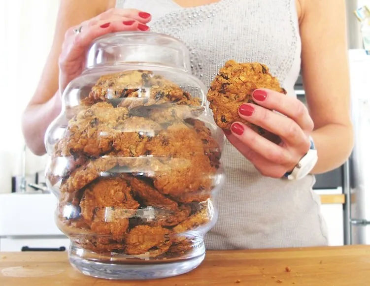 domowe ciastka Pieguski na kratce do studzenia