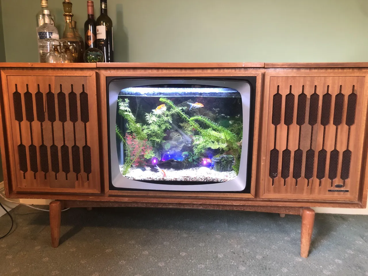 DIY stary telewizor recykling akwarium