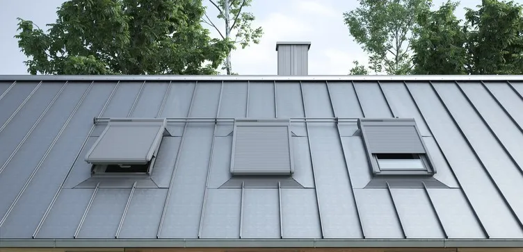 różne rodzaje pokryć dachowych, blachodachówka, dachówka ceramiczna, gont bitumiczny