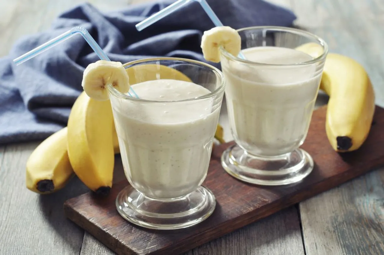 koktajl białkowy kiedy pić schemat