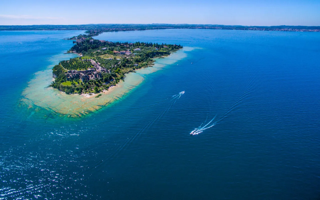 Jamaica Beach Sirmione Lago di Garda