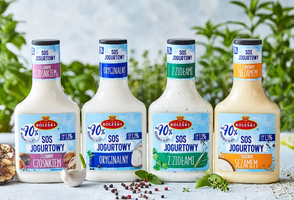 r&oacute;żne sosy jogurtowe do mięsa