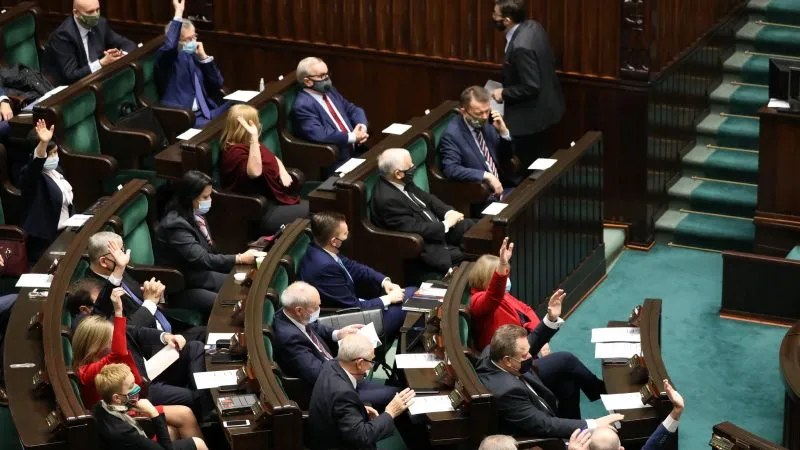 Projekty zmian Konstytucji PiS