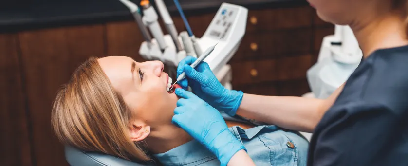 wizyta u periodontologa badanie