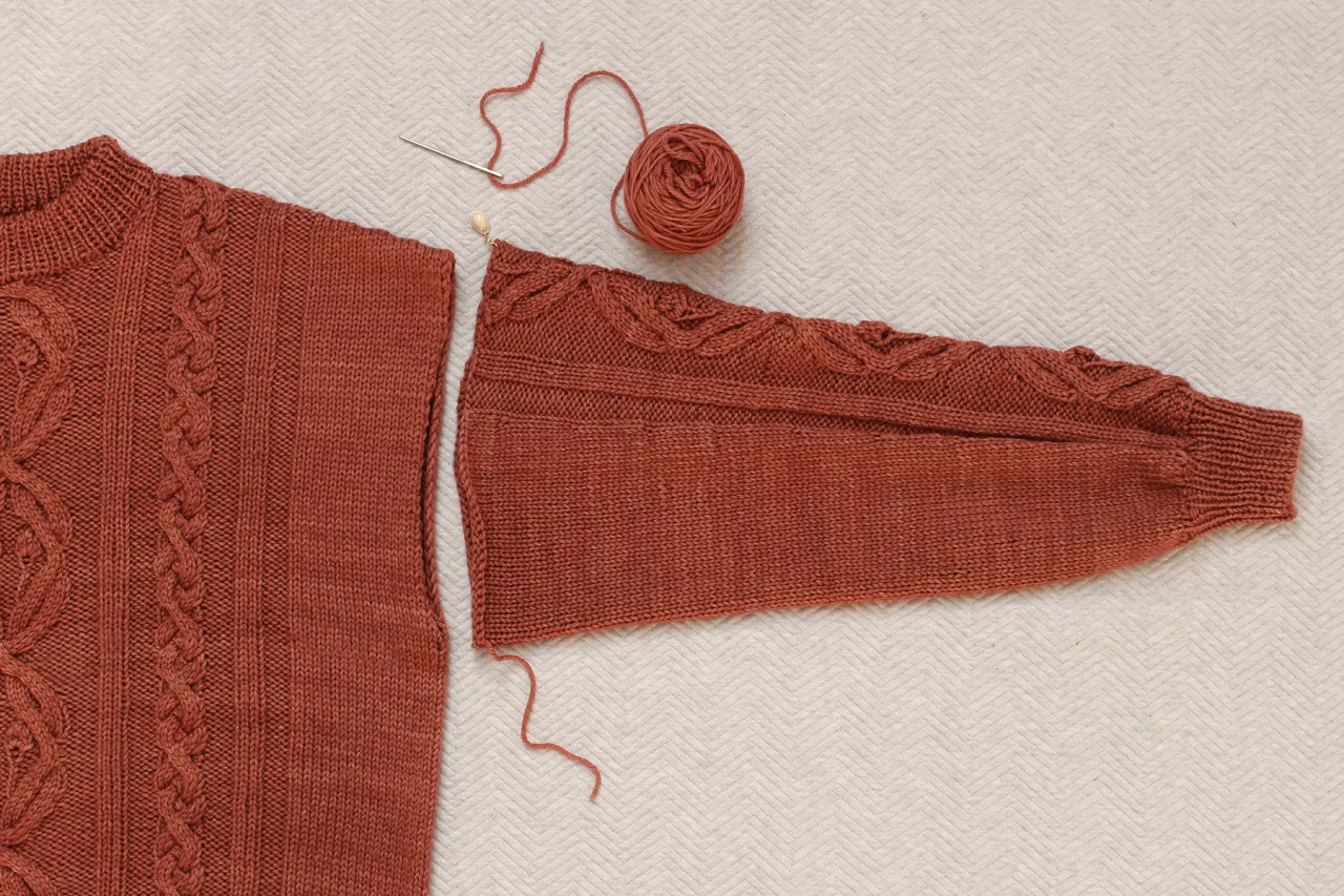 Niezbędne narzędzia do wszywania rękawów do swetra