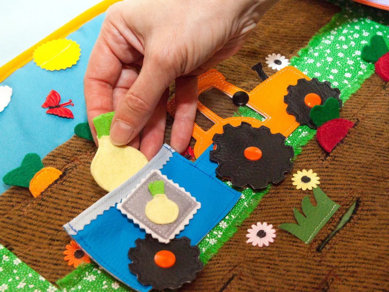 pomysły na strony książeczki sensorycznej dla dzieci