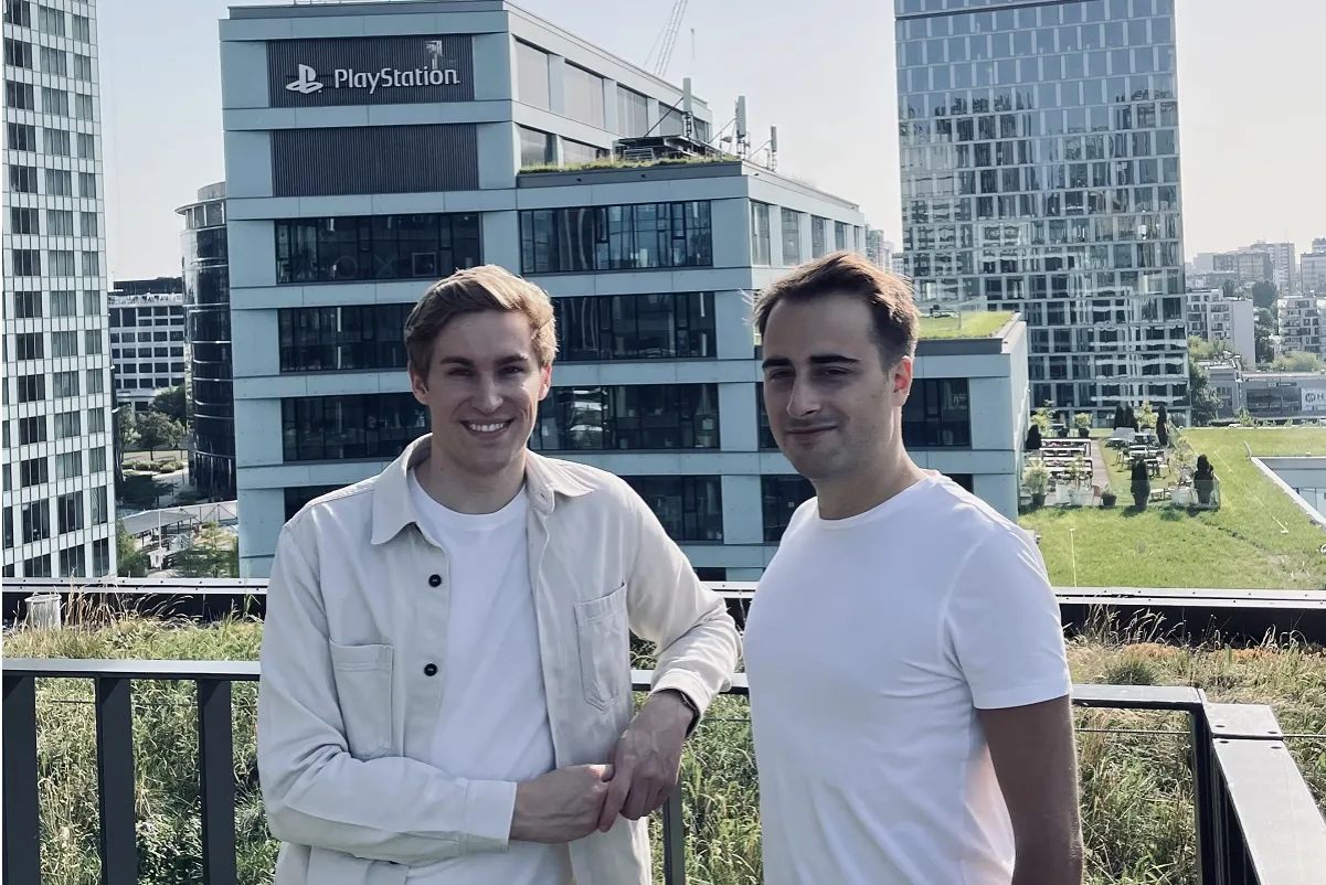 Mapa Polski z zaznaczonymi miastami startupowymi i sieciami aniołów biznesu