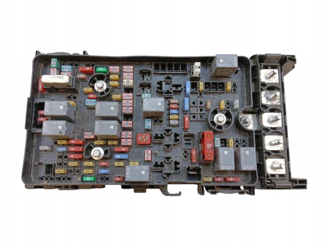 Jeep Cherokee skrzynka bezpiecznik&oacute;w silnik