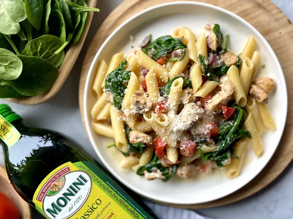 Penne w sosie szpinakowym gotowe danie