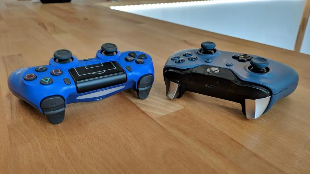 Xbox One i PS4 porównanie konsol 2026