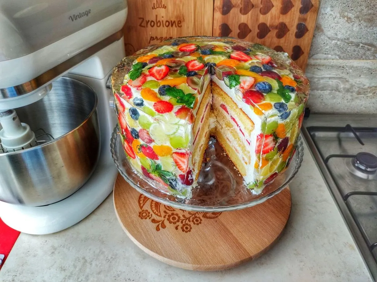 dekoracje tortu dla roczniaka owoce