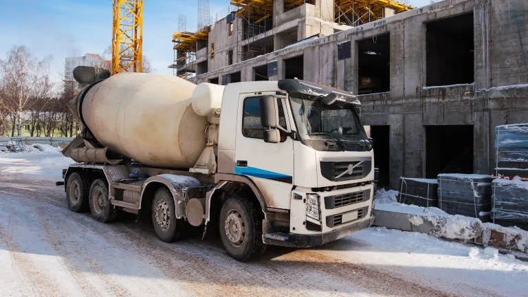 beton z gruszki i betoniarki porównanie