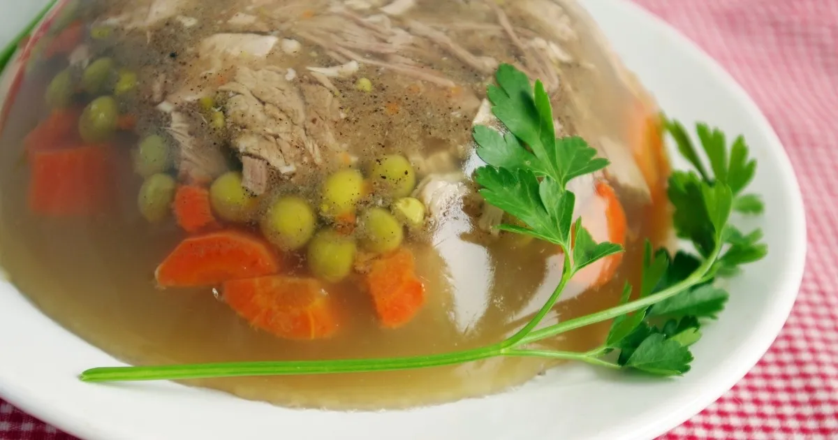 gotowanie wywaru z golonki z warzywami