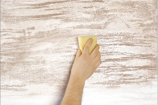 Przygotowanie tynku dekoracyjnego do malowania