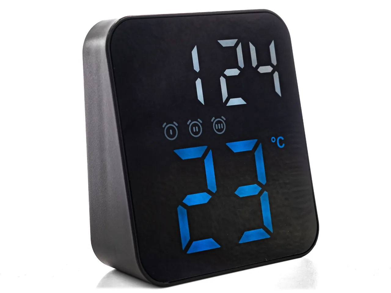 r&oacute;żne typy budzik&oacute;w do sypialni