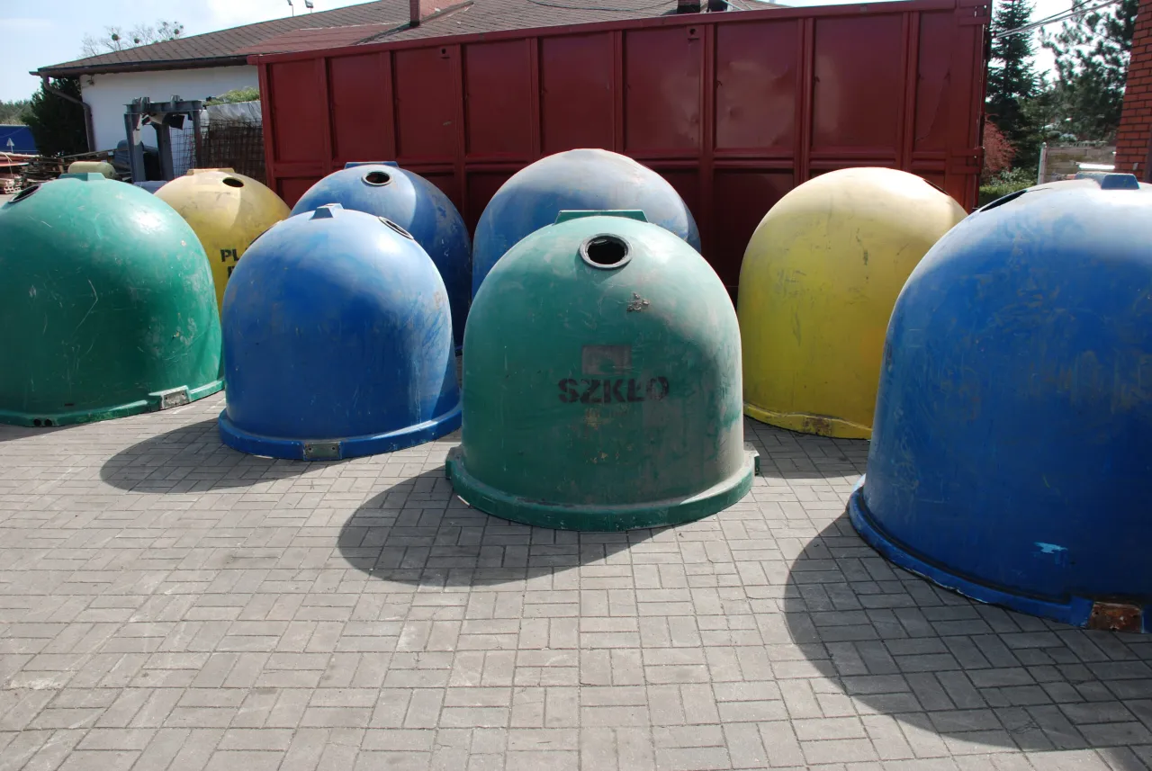 Zdjęcie Pojemniki na recykling: Wybierz najlepsze rozwiązania dla domu i biura