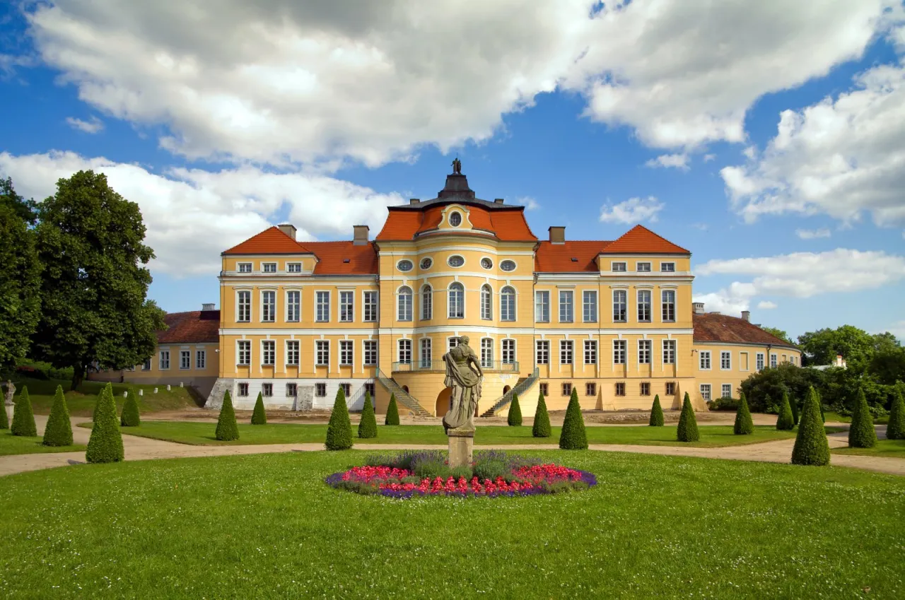 Pałac w Rogalinie i dęby