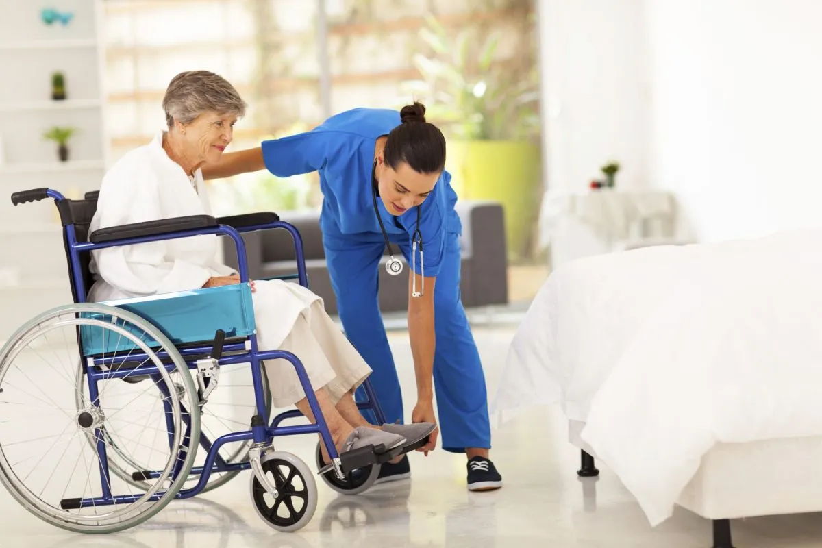 Personel medyczny w domu opieki