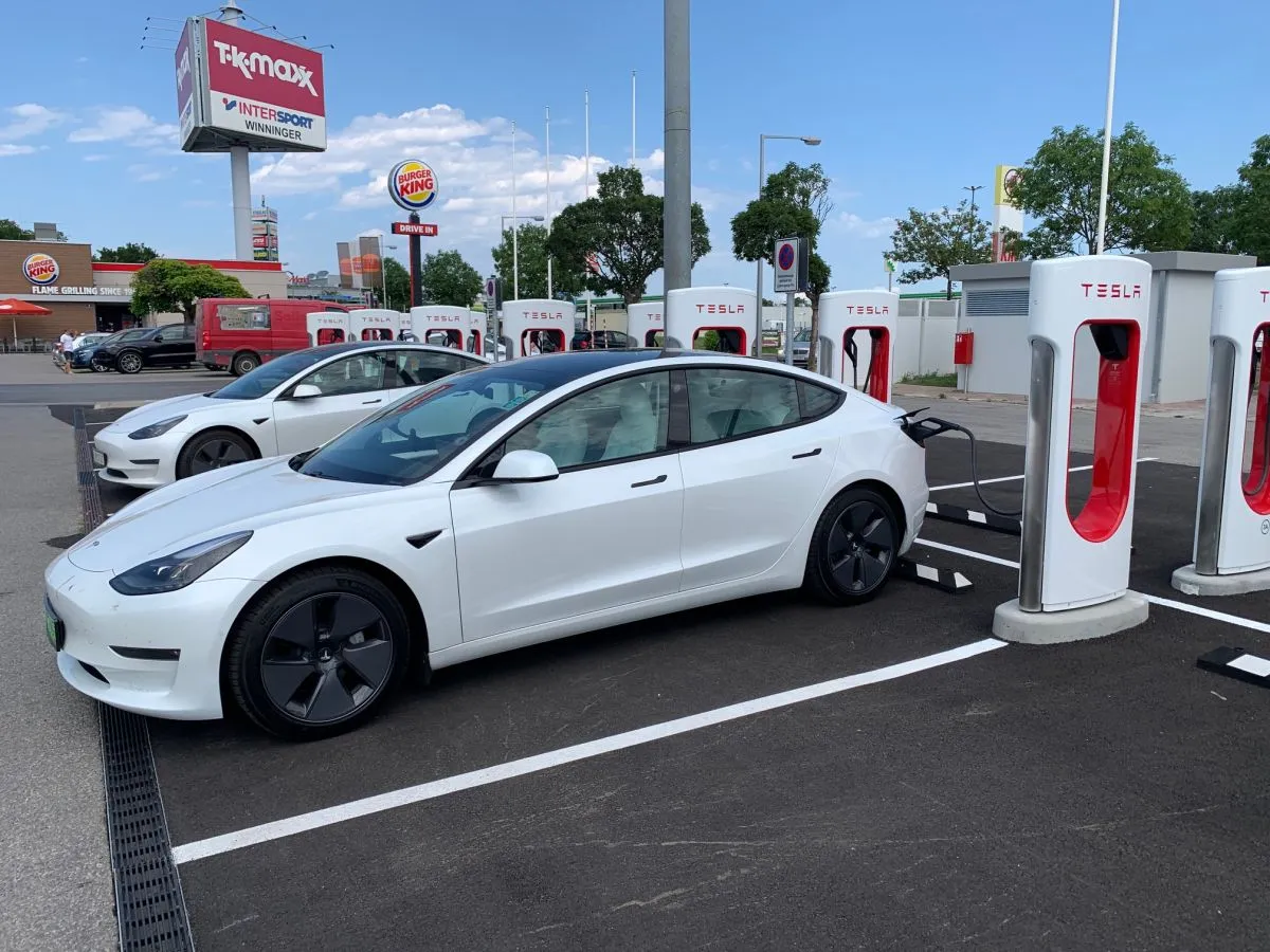 Koszty ładowania Tesla w Polsce