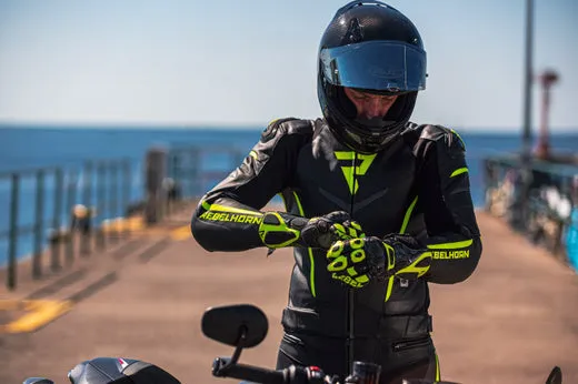 kombinezony motocyklowe jednoczęściowy i dwuczęściowy por&oacute;wnanie