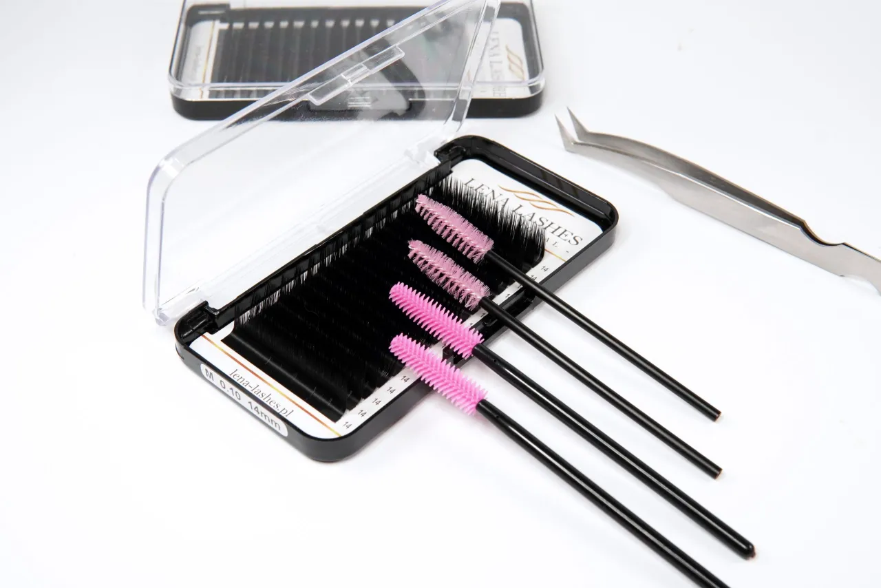 Akcesoria do czyszczenia kępek rzęs