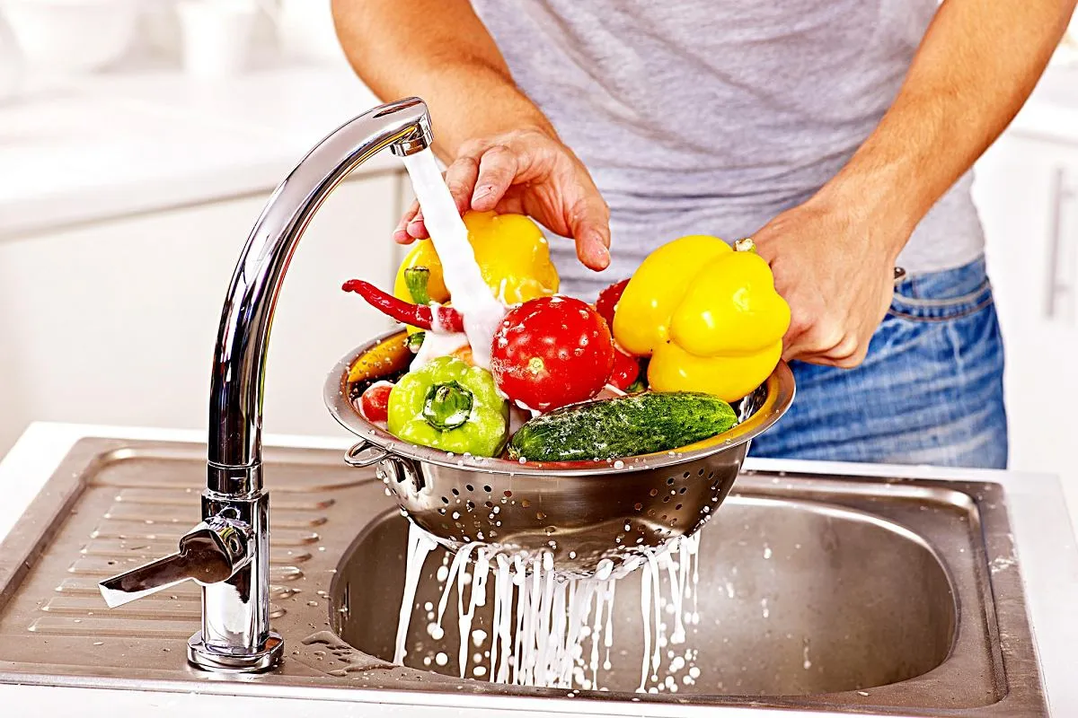 mycie warzyw i owoców przed spożyciem