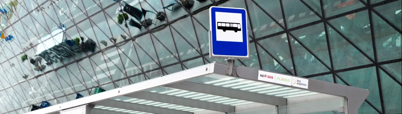 Lotnisko Krak&oacute;w Balice przystanek autobusowy Flixbus