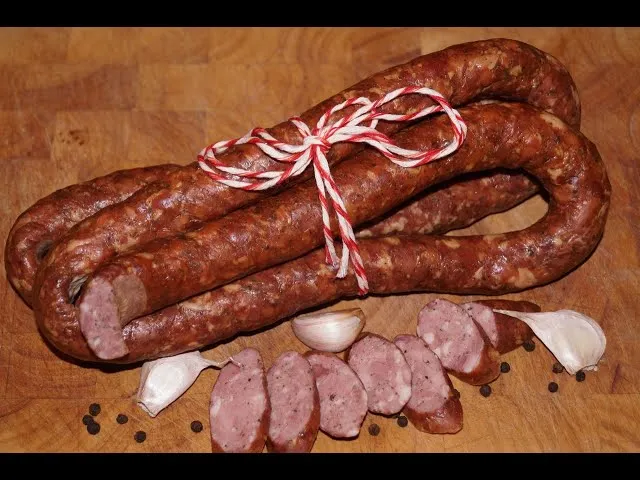 składniki na kiełbasę z jelenia