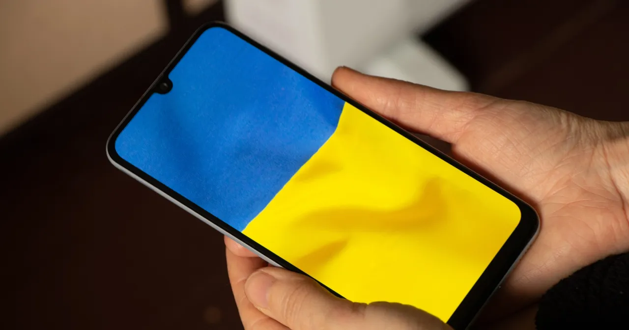 Aplikacja alarmowa Ukraina na telefonie