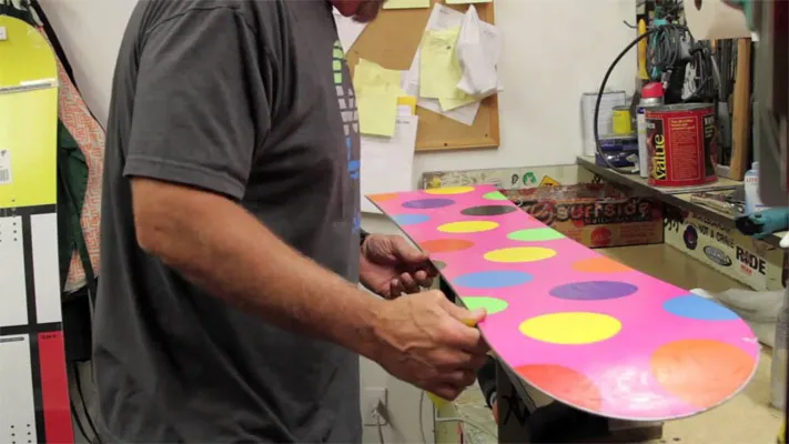 smarowanie deski snowboardowej na gorąco i na zimno por&oacute;wnanie