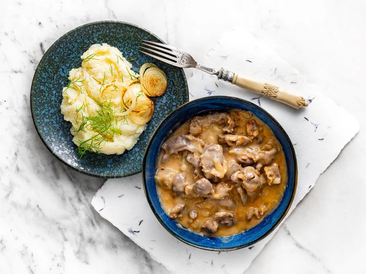 oczyszczone żołądki drobiowe przed gotowaniem