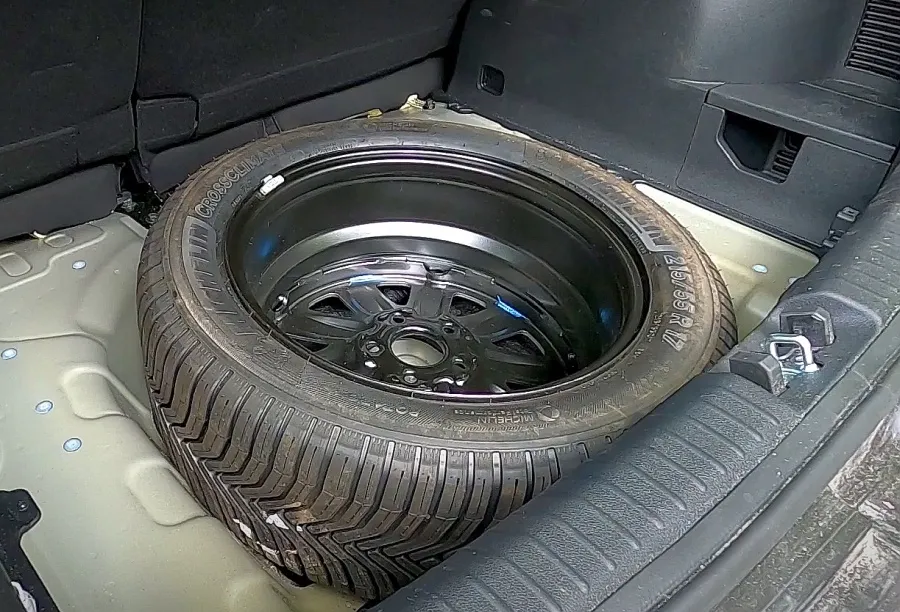 koło zapasowe pełnowymiarowe vs dojazdowe porównanie