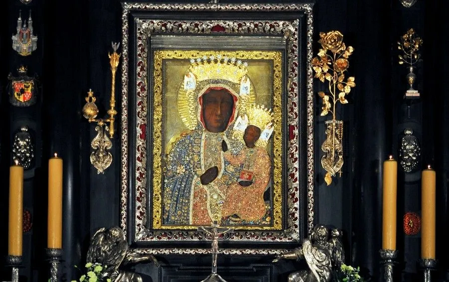 Zdjęcie Czy 3 maja trzeba iść do kościoła? Sprawdź aktualne wymagania kościelne