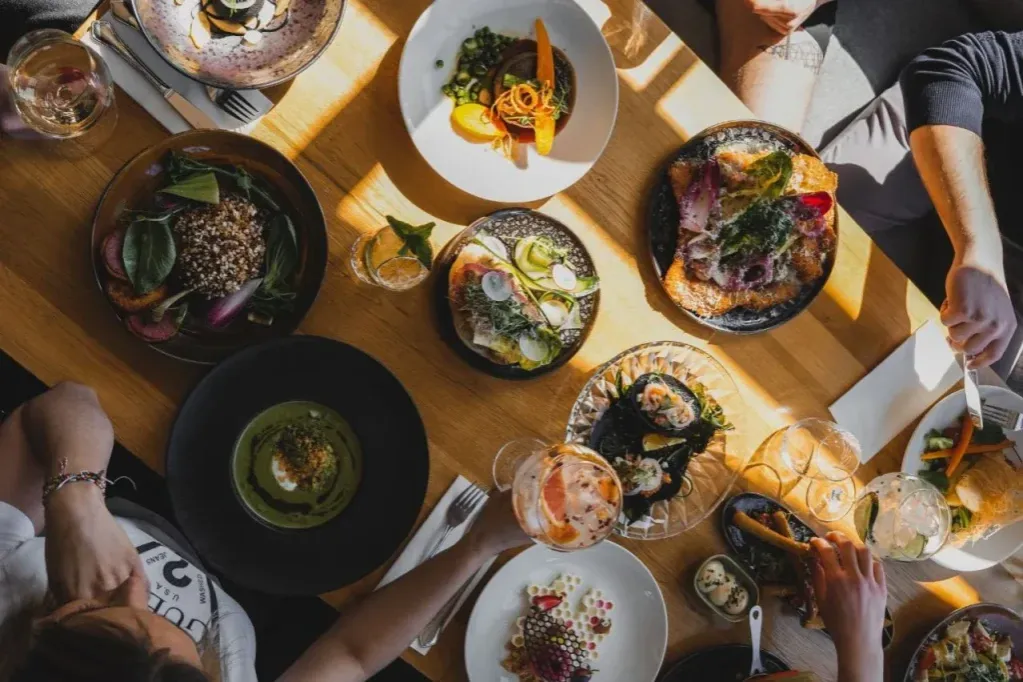 Zdjęcie Co zjeść w Gdańsku? Odkryj najlepsze lokalne specjały i restauracje