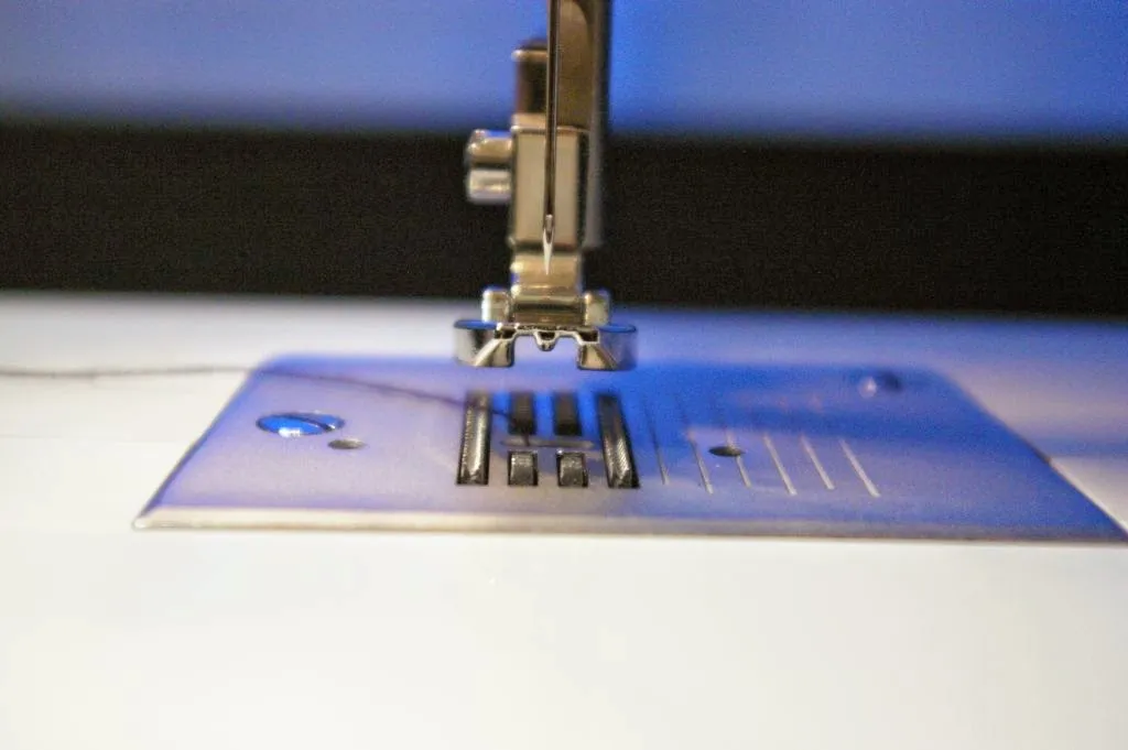 wszywanie podszewki do zamka krytego instrukcja