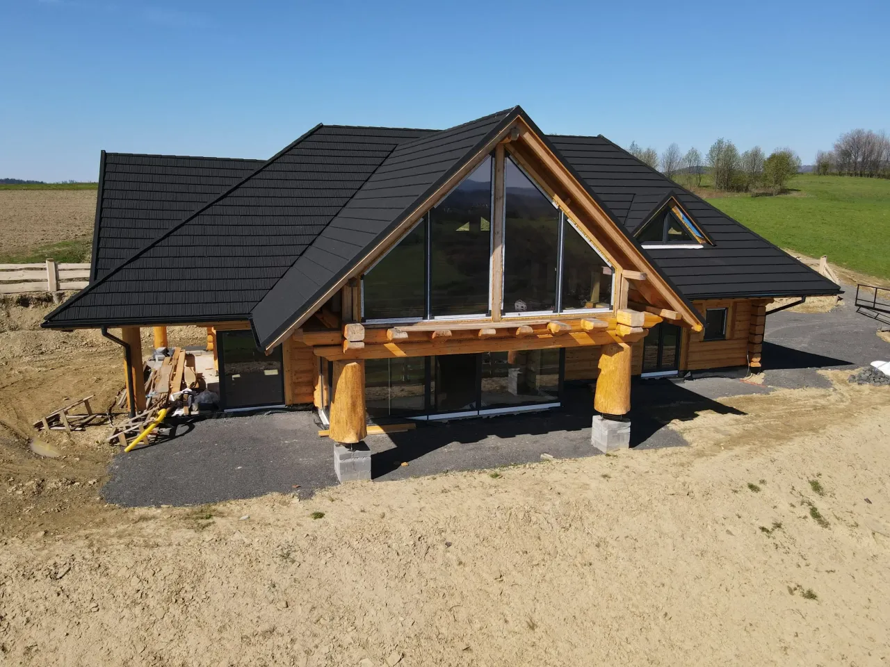 dom z bali 120m2 etapy budowy