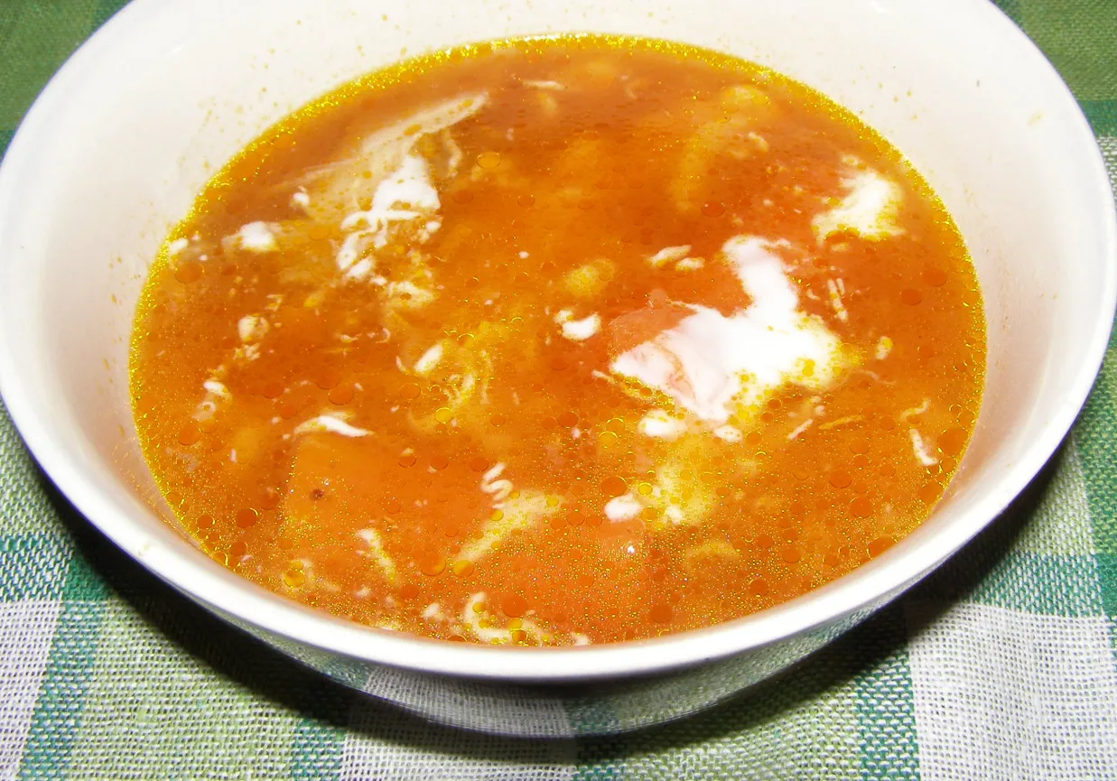 Pyszna domowa zupa w misce