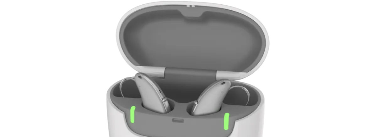 Aparat słuchowy na baterie wymienne i ładowarka do aparatu słuchowego por&oacute;wnanie