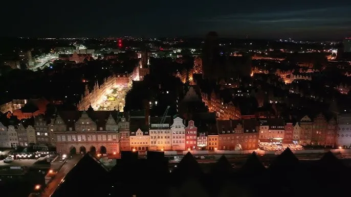 Gdańsk Wyspa Spichrzów nocą