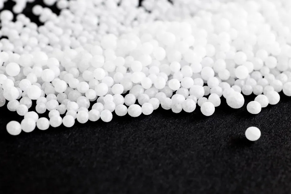 porównanie mocznika granulowanego i z inhibitorem