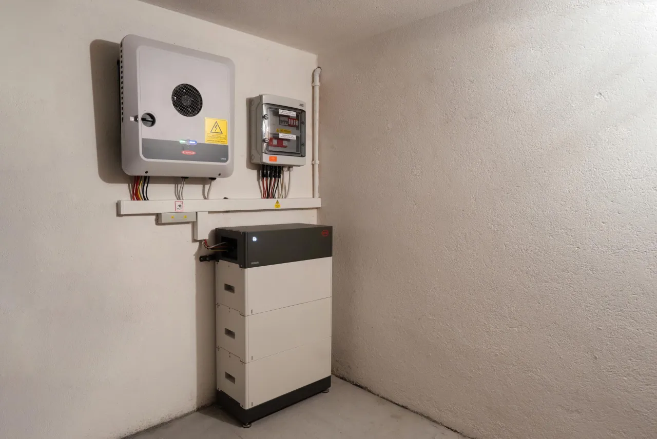 Bezpieczny montaż magazynu energii w domu