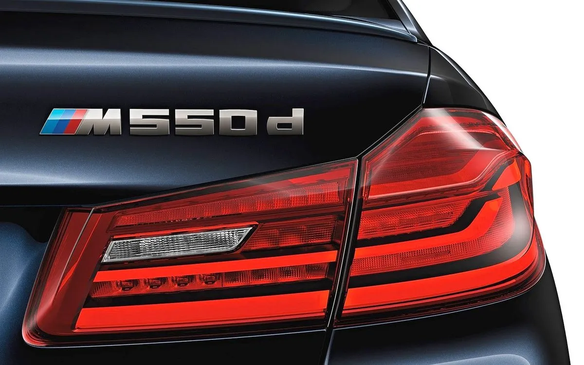 oznaczenia silnik&oacute;w diesel benzyna na klapie bagażnika