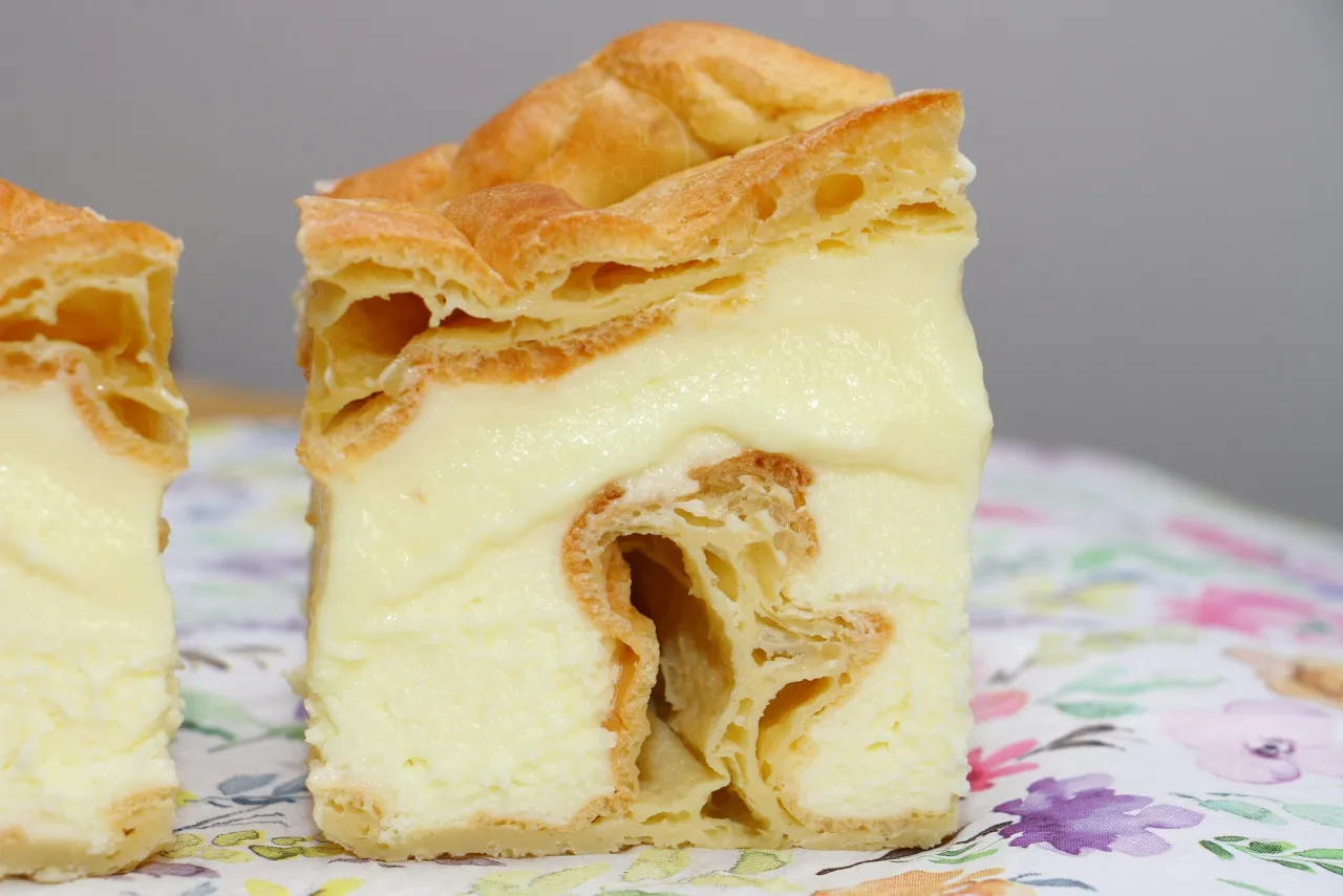 ciasta z kremem budyniowym, karpatka, babeczki z budyniem