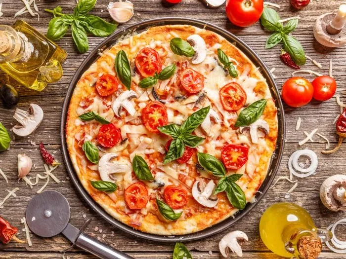 różne rodzaje pizzy zdrowa i niezdrowa