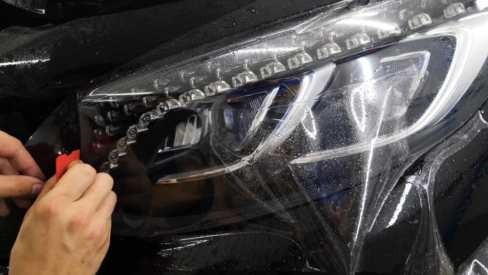 zabezpieczenie reflektorów folią PPF